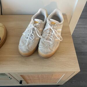 Women’s adidas gazelle